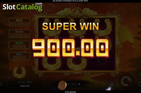 Скрин3. Blazing Horses Hold and Win слот