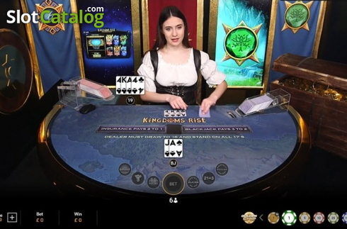 Скрин2. Kingdoms Rise Live Blackjack слот