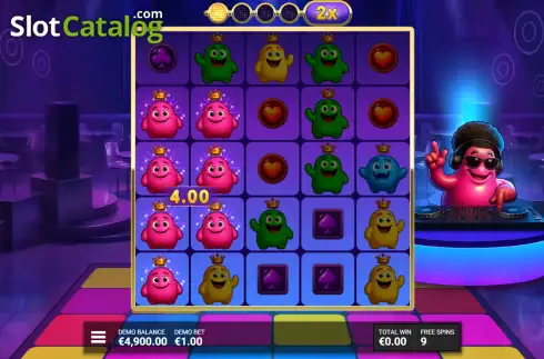 Скрин3. Crownlings Clusters слот